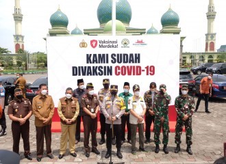 Polda Riau Gelar Vaksinasi Merdeka, Kapolresta Turut Hadir Dampingi Kapolda