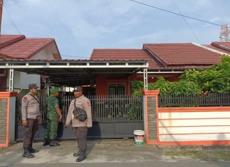 Ciptakan Rasa Aman, Personil TNI POLRI Pos Pam Purna MTQ Melaksanakan Patroli Rumah Kosong Mudik Lebaran 2023.
