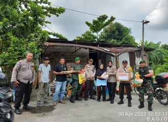 Sinergitas TNI/POLRI, Polsek Payung Sekaki Dan Koramil 03/ Senapelan Untuk Kemanusiaan