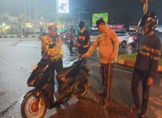 Cegah Balap Liar Jalanan, Polsek Bukit Raya Amankan 16 Unit Sepeda Motor Berknalpot Brong. 