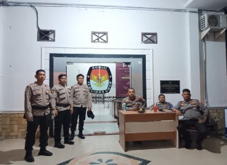 Polresta Pekanbaru Gencar Melakukan Patroli Di Kantor KPU Dalam Operasi Mantap Brata Lancang Kuning 2023-2024