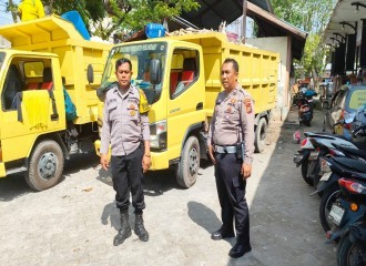 POLSEK LIMAPULUH GELAR PATROLI SAMPAH, WUJUD KEPEDULIAN TERHADAP KEBERSIHAN LINGKUNGAN