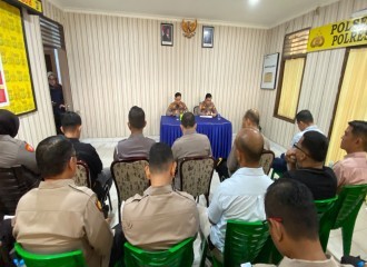 Polsek Limapuluh Gelar Anev Mingguan, Perkuat Disiplin Dan Kesiapsiagaan Personel