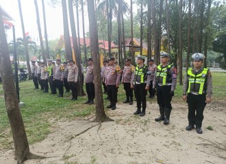 POLSEK BUKIT RAYA GELAR APEL KESIAPAN PENGAMANAN AKSI UNRAS ALIANSI MITRA PENGEMUDI MAXIM PEKANBARU