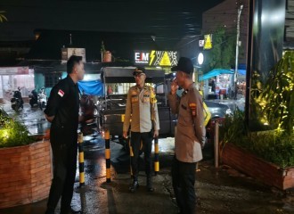 POLSEK LIMAPULUH GELAR KRYD, ANTISIPASI TINDAK KRIMINALITAS DAN BALAP LIAR DI WILAYAH PEKANBARU