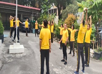 Jaga Kebugaran Dan Kekompakan, Kapolsek Sukajadi Gelar Olahraga Bersama Personel