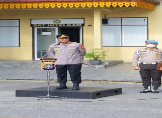 Kapolresta Pekanbaru Tekankan Profesionalisme, Pengendalian Diri, Dan Pelayanan Humanis Saat Apel Pagi