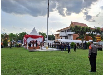 Kapolresta Pekanbaru Pimpin Apel Gelar Pasukan Dalam Rangka Pengamanan Presiden RI Ke Riau
