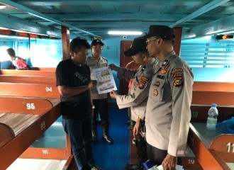 Polsek Kawasan Pelabuhan Sampaikan Imbauan Karhutla Kepada Masyarakat Di Pelabuhan Sungai Duku