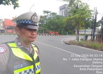 Polresta Pekanbaru Hadir Di Tengah Masyarakat, Strong Point Pagi Wujudkan Lalu Lintas Aman Dan Lancar